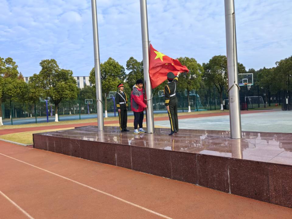 dc599ab836f245d99ee273227edb7d16.jpg