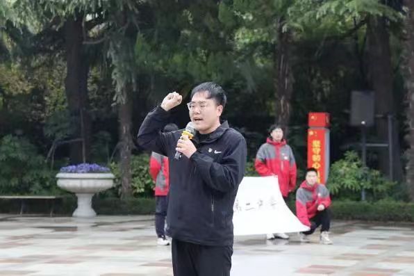 986737d5518e46f6936f9e8f6f9a88f5.jpg