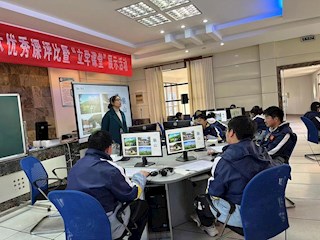 朱兆霞老师代表市直学校参加南通市高中信息技术优课评比